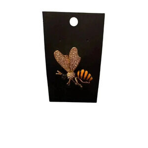 GOLD PLATED BEE WITH SPARKLE WINGS BROOCH